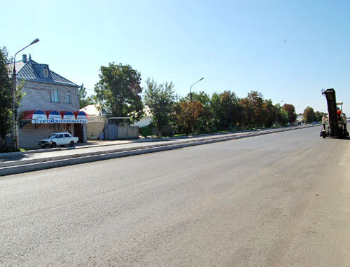 На улицах Черкесска, Карачаево-Черкесия. Фото: официальный сайт главы и правительства Карачаево-Черкесской Республики, http://www.kchr.info На улицах Черкесска, Карачаево-Черкесия. Фото: официальный сайт главы и правительства Карачаево-Черкесской Республики, http://www.kchr.info