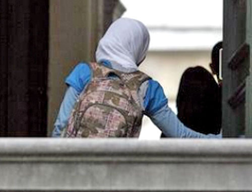 Девочка в хиджабе. Фото http://www.islamnews.ru Девочка в хиджабе. Фото http://www.islamnews.ru