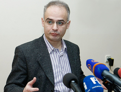 Координатор АНК Левон Зурабян на пресс-конференции 8 февраля 2013 г. Фото: © PanARMENIAN Photo/Hrant Khachatryan Координатор АНК Левон Зурабян на пресс-конференции 8 февраля 2013 г. Фото: © PanARMENIAN Photo/Hrant Khachatryan