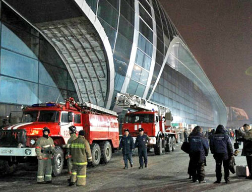 Теракт в аэропорту "Домодедово". Москва, 24 января 2011 г. Фото: информационное агентство «ФедералПресс», http://fedpress.ru Теракт в аэропорту "Домодедово". Москва, 24 января 2011 г. Фото: информационное агентство «ФедералПресс», http://fedpress.ru