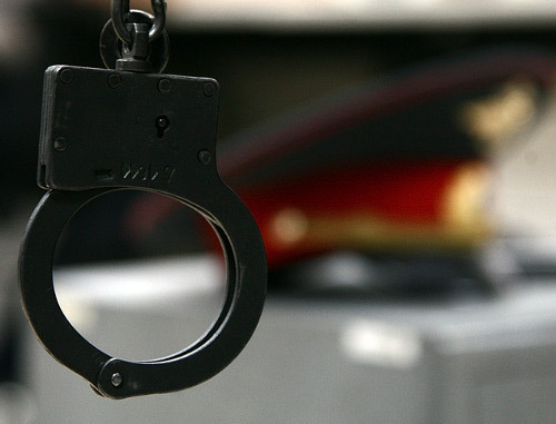 Наручники. Фото: http://newsru.com/crime/18jan2013/kopchukfreesntstav.html Наручники. Фото: http://newsru.com/crime/18jan2013/kopchukfreesntstav.html