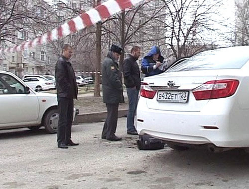 Расследование на месте совершения покушение на заместителя атамана Анапского казачьего войска. Краснодарский край, 22 февраля 2013 г. Фото http://9tv.ru/ Расследование на месте совершения покушение на заместителя атамана Анапского казачьего войска. Краснодарский край, 22 февраля 2013 г. Фото http://9tv.ru/