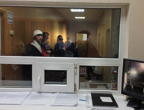 Задержанные в дежурной части полиции. Ставрополь, февраль 2013 г. Фото пресс-службы ГУ МЧС по Ставропольскому краю, http://26.mvd.ru Задержанные в дежурной части полиции. Ставрополь, февраль 2013 г. Фото пресс-службы ГУ МЧС по Ставропольскому краю, http://26.mvd.ru