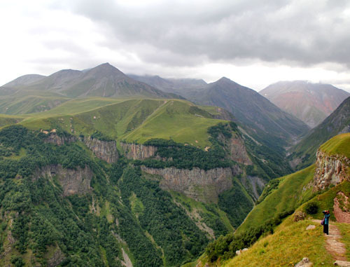 Главный Кавказский хребет. Фото: Камалян001, http://commons.wikimedia.org/ Главный Кавказский хребет. Фото: Камалян001, http://commons.wikimedia.org/