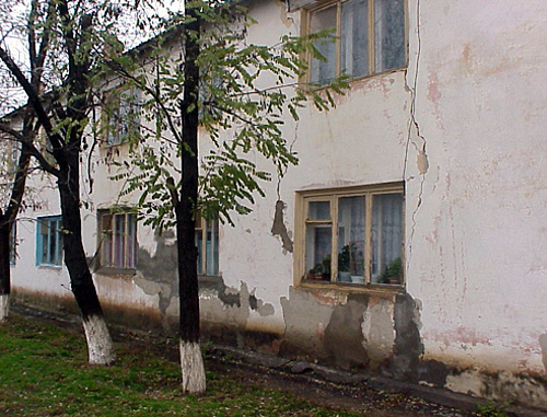 Аварийный дом в Элисте. Фото: http://kalmyki.ru Аварийный дом в Элисте. Фото: http://kalmyki.ru