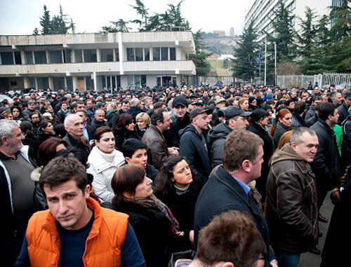 Представители "Единого национального движения". Тбилиси, 1 октября 2012 г. Фото: Александр Имедашвили, NEWSGEORGIA Представители "Единого национального движения". Тбилиси, 1 октября 2012 г. Фото: Александр Имедашвили, NEWSGEORGIA