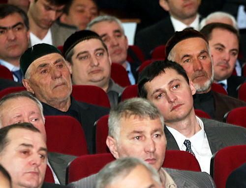 На съезде народа Ингушетии в Нестеровском 20 апреля 2013 г. Фото: http://www.ingushetia.ru На съезде народа Ингушетии в Нестеровском 20 апреля 2013 г. Фото: http://www.ingushetia.ru
