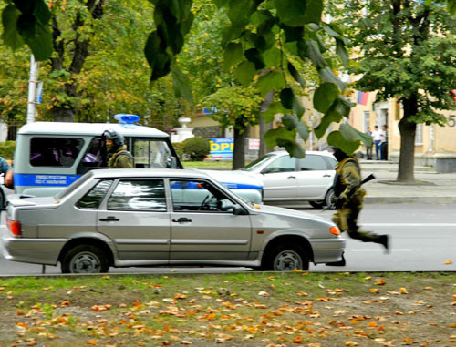 Сотрудники правоохранительных органов. Фото МВД по КБР, http://07.mvd.ru/ Сотрудники правоохранительных органов. Фото МВД по КБР, http://07.mvd.ru/