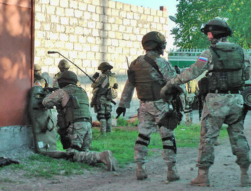 Спецоперация в Назрани. 21 мая 2013 г. Фото http://nac.gov.ru/ Спецоперация в Назрани. 21 мая 2013 г. Фото http://nac.gov.ru/