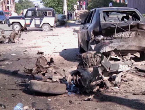 На месте теракта в Махачкале. 20 мая 2013 г. Кадр из видеосъемки пресс-службы МВД Дагестана, 05.mvd.ru На месте теракта в Махачкале. 20 мая 2013 г. Кадр из видеосъемки пресс-службы МВД Дагестана, 05.mvd.ru