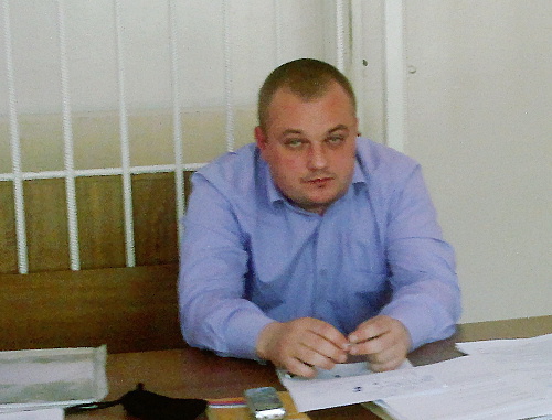 Адвокат Евгений Кузюр на заседании Черкесского городского суда по делу Руслана Рахаева. 29 апреля 2013 г. Фото "Кавказского узла" Адвокат Евгений Кузюр на заседании Черкесского городского суда по делу Руслана Рахаева. 29 апреля 2013 г. Фото "Кавказского узла"