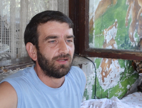 Мардирос Демерчян в своем доме после выписки из больницы. Сочи, Адлер, 27 июня 2013 г. Фото Светланы Кравченко для "Кавказского узла" Мардирос Демерчян в своем доме после выписки из больницы. Сочи, Адлер, 27 июня 2013 г. Фото Светланы Кравченко для "Кавказского узла"