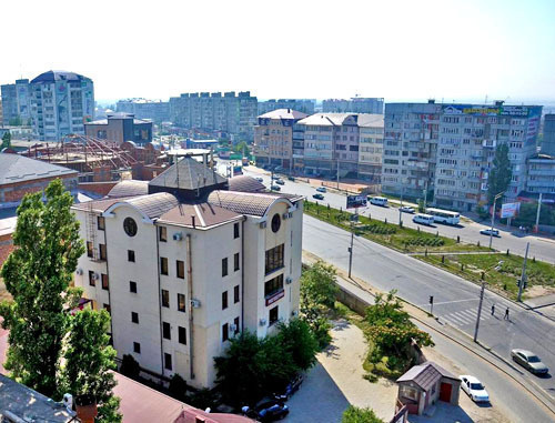 Проспект Акушинского в Махачкале, Дагестан. Фото: Эльдар Расулов, Сергей Мартьянов, http://www.odnoselchane.ru/ Проспект Акушинского в Махачкале, Дагестан. Фото: Эльдар Расулов, Сергей Мартьянов, http://www.odnoselchane.ru/