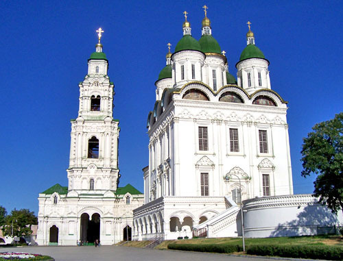 Астраханский кремль, Астрахань. Фото: Мадюдя Денис Вячеславович, http://commons.wikimedia.org/ Астраханский кремль, Астрахань. Фото: Мадюдя Денис Вячеславович, http://commons.wikimedia.org/