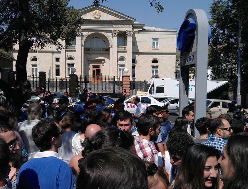 Акция против присоединения Армении к Таможенному союзу. Ереван, 4 сентября 2013 г. Фото: ИА REGNUM, http://regnum.ru Акция против присоединения Армении к Таможенному союзу. Ереван, 4 сентября 2013 г. Фото: ИА REGNUM, http://regnum.ru