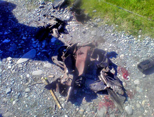 На месте подрыва легковой автомашины в станице Нестеровской Сунженского района Ингушетии. 16 сентября 2013 г. Фото: МВД по республике Ингушетия, http://06.mvd.ru/ На месте подрыва легковой автомашины в станице Нестеровской Сунженского района Ингушетии. 16 сентября 2013 г. Фото: МВД по республике Ингушетия, http://06.mvd.ru/