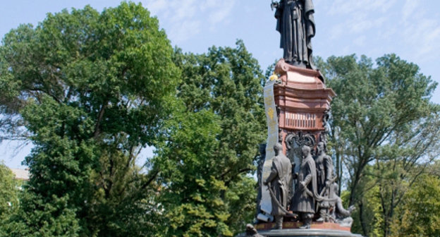 Памятник Екатерине II в Екатерининском сквере Краснодара. Фото: http://www.glava.krd.ru/news/1203