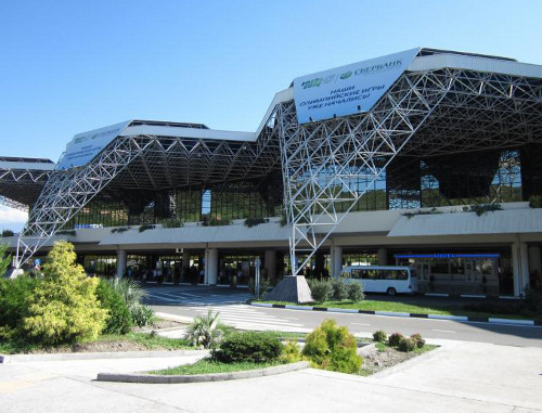 Аэропорт Сочи. Фото: morrow, http://www.airlines-inform.ru/reviews/morrow-187.html Аэропорт Сочи. Фото: morrow, http://www.airlines-inform.ru/reviews/morrow-187.html