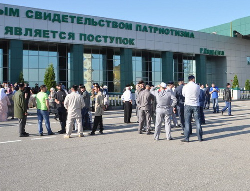 В аэропорту Грозного. 2013 г. Фото: http://www.islamtuday.com В аэропорту Грозного. 2013 г. Фото: http://www.islamtuday.com