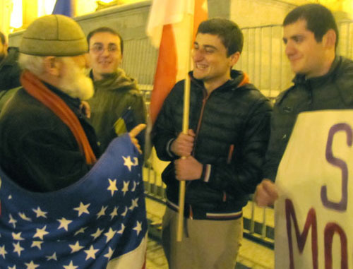 Акция в поддержку евроинтеграции Украины в Тбилиси 2 декабря 2013 г. Фото Беслана Кмузова для "Кавказского узла" Акция в поддержку евроинтеграции Украины в Тбилиси 2 декабря 2013 г. Фото Беслана Кмузова для "Кавказского узла"