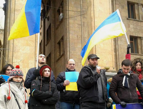 Тбилиси, 8 декабря 2013 г. участники митинга в поддержку евроинтеграции Украины. Фото Валентина Задорожного, https://www.facebook.com/sasha.zadorojni/media_set?set=a.286901571370697.70633.100001525701106&type=3 Тбилиси, 8 декабря 2013 г. участники митинга в поддержку евроинтеграции Украины. Фото Валентина Задорожного, https://www.facebook.com/sasha.zadorojni/media_set?set=a.286901571370697.70633.100001525701106&type=3