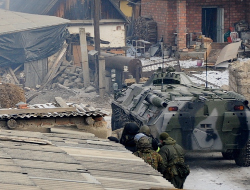 Спецоперация в селе Былым. 15 декабря 2013 г. Фото НАК Спецоперация в селе Былым. 15 декабря 2013 г. Фото НАК