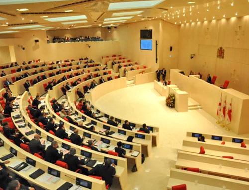 Парламент Грузии. Фото: VOA, http://commons.wikimedia.org/ Парламент Грузии. Фото: VOA, http://commons.wikimedia.org/