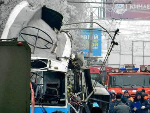 На месте теракта, совершенного в троллейбусе. Волгоград, 30 декабря 2013 г. Фото Татьяны Филимоновой для "Кавказского узла" На месте теракта, совершенного в троллейбусе. Волгоград, 30 декабря 2013 г. Фото Татьяны Филимоновой для "Кавказского узла"