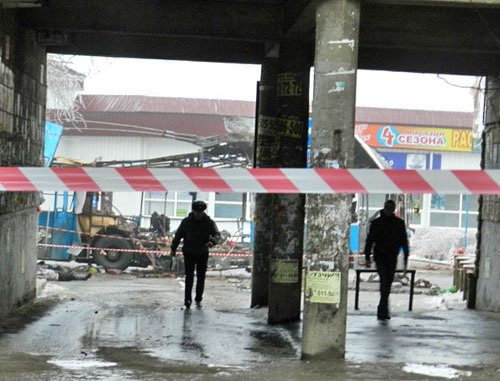 На месте теракта в троллейбусе. Волгоград, 30 декабря 2013 г. Фото Татьяны Филимоновой для "Кавказского узла" На месте теракта в троллейбусе. Волгоград, 30 декабря 2013 г. Фото Татьяны Филимоновой для "Кавказского узла"