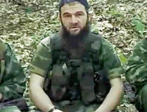 Доку Умаров во время одного из видеообращений. Кадр с видеохостинга YouTube Доку Умаров во время одного из видеообращений. Кадр с видеохостинга YouTube