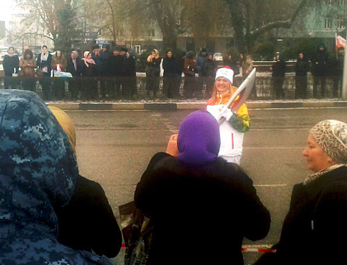 Встреча олимпийского огня в Грозном. 28 января 2014 г. Фото "Кавказского узла" Встреча олимпийского огня в Грозном. 28 января 2014 г. Фото "Кавказского узла"
