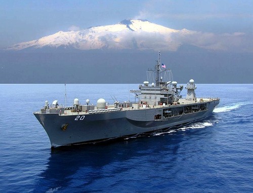 Корабль USS Mount Whitney. Фото с официальной страницы корабля в Facebook. Корабль USS Mount Whitney. Фото с официальной страницы корабля в Facebook.