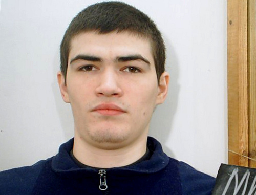 Подсудимый по делу о нападении на Нальчик Каплан Мидов в СИЗО Нальчика, 2005 г. Фото: http://kasog.livejournal.com Подсудимый по делу о нападении на Нальчик Каплан Мидов в СИЗО Нальчика, 2005 г. Фото: http://kasog.livejournal.com