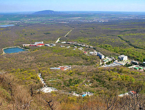 Вид с горы Железная на Железноводск. Фото: Pupsoid http://ru.wikipedia.org/ Вид с горы Железная на Железноводск. Фото: Pupsoid http://ru.wikipedia.org/