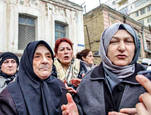 Участники акции протеста против сноса домов. Баку, 3 марта 2014 г. Фото Азиза Каримова для "Кавказского узла" Участники акции протеста против сноса домов. Баку, 3 марта 2014 г. Фото Азиза Каримова для "Кавказского узла"