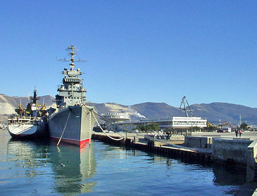 Морской вокзал Новороссийска. Краснодарский край. Фото: Sergei Rubliov, ssr.pp.ru http://commons.wikimedia.org/ Морской вокзал Новороссийска. Краснодарский край. Фото: Sergei Rubliov, ssr.pp.ru http://commons.wikimedia.org/