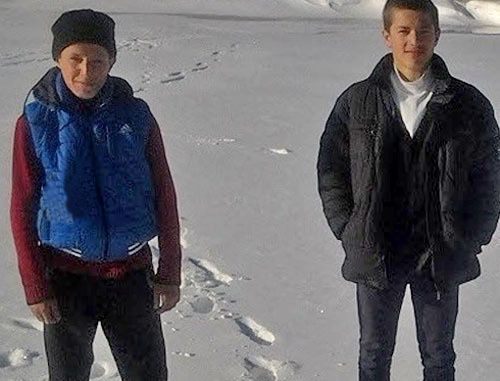 Магомедсайгид Хатипов (справа) и Шамиль Хатипов. Фото: ГУ МЧС России по Республике Дагестан http://www.05.mchs.gov.ru/ Магомедсайгид Хатипов (справа) и Шамиль Хатипов. Фото: ГУ МЧС России по Республике Дагестан http://www.05.mchs.gov.ru/