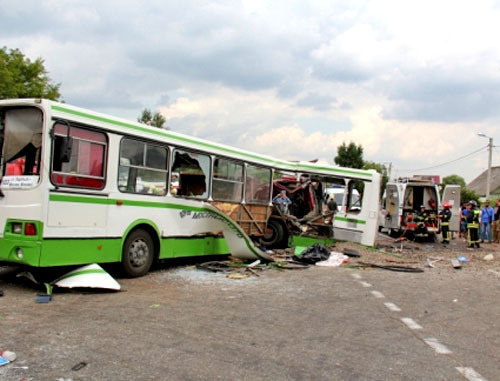ДТП под Подольском с участием "КамАЗа и автобуса. Московская область, 13 июля 2013 г. Фото: mchs.gov.ru ДТП под Подольском с участием "КамАЗа и автобуса. Московская область, 13 июля 2013 г. Фото: mchs.gov.ru