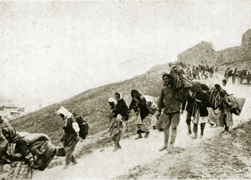 Депортация армян во время Первой мировой войны. Турция, 1915- 1918 гг. Фото из книги "Ravished Armenia: The Story of Aurora Mardiganian, the Christian Girl who Lived Through the Great Massacres", http://commons.wikimedia.org/wiki/File:Deportationsf.png Депортация армян во время Первой мировой войны. Турция, 1915- 1918 гг. Фото из книги "Ravished Armenia: The Story of Aurora Mardiganian, the Christian Girl who Lived Through the Great Massacres", http://commons.wikimedia.org/wiki/File:Deportationsf.png