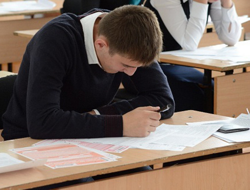 Пробный ЕГЭ по английскому языку в Чеченской Республике. 24 октября 2014 г. Фото: Министерство образования и науки ЧР, http://mon95.ru/press/news/12-glavnye-novosti/410-2089 Пробный ЕГЭ по английскому языку в Чеченской Республике. 24 октября 2014 г. Фото: Министерство образования и науки ЧР, http://mon95.ru/press/news/12-glavnye-novosti/410-2089