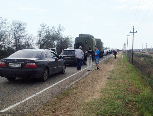 Очередь в порт "Кавказ" к паромной переправе. Краснодарский край, Темрюкский район, 2 мая 2014 г. Фото Сергея Ачкасова, http://vk.com/wall41895359_194 Очередь в порт "Кавказ" к паромной переправе. Краснодарский край, Темрюкский район, 2 мая 2014 г. Фото Сергея Ачкасова, http://vk.com/wall41895359_194
