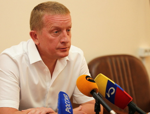 Президент ФК "Ростов" Сергей Горбань на встрече с журналистами 1 июня 2014 г. Фото пресс-службы ФК "Ростов", www.fc-rostov.ru/press/news/8941 Президент ФК "Ростов" Сергей Горбань на встрече с журналистами 1 июня 2014 г. Фото пресс-службы ФК "Ростов", www.fc-rostov.ru/press/news/8941