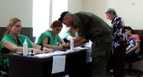 Голосование на избирательном участке в Чугурети. Тбилиси, 15 июня 2014 г. Фото Инны Кукуджановой для "Кавказского узла" Голосование на избирательном участке в Чугурети. Тбилиси, 15 июня 2014 г. Фото Инны Кукуджановой для "Кавказского узла"