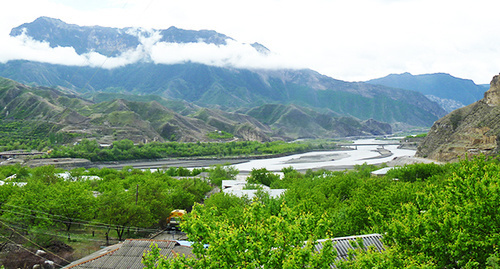 Село Майданское, Дагестан. Фото: Иса Алиев. http://odnoselchane.ru/?page=photos_of_category§=1175&com=photogallery Село Майданское, Дагестан. Фото: Иса Алиев. http://odnoselchane.ru/?page=photos_of_category§=1175&com=photogallery