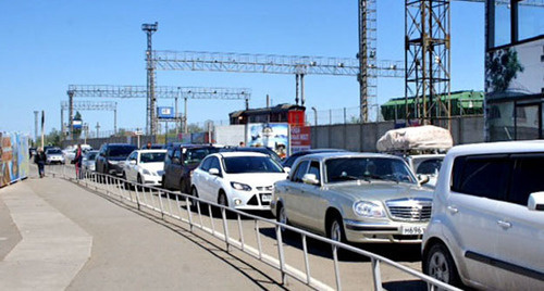 Очередь на паромной переправе "Кавказ-Крым". 7 мая 2014 г. Фото Натальи Мацко для "Кавказского узла" Очередь на паромной переправе "Кавказ-Крым". 7 мая 2014 г. Фото Натальи Мацко для "Кавказского узла"