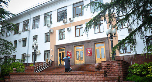 Здание мэрии Сочи. Фото: http://www.yuga.ru/news/330820/ Здание мэрии Сочи. Фото: http://www.yuga.ru/news/330820/