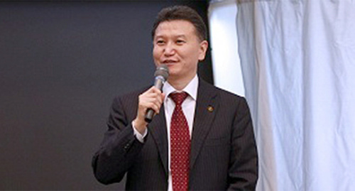 Кирсан Илюмжинов. Фото: http://www.fide.com/component/content/article/1-fide-news/8202-kirsan-ilyumzhinov-re-elected-as-fide-president.html Кирсан Илюмжинов. Фото: http://www.fide.com/component/content/article/1-fide-news/8202-kirsan-ilyumzhinov-re-elected-as-fide-president.html