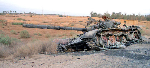 Уничтоженный иракский танк. Фото: An employee of US Army https://ru.wikipedia.org Уничтоженный иракский танк. Фото: An employee of US Army https://ru.wikipedia.org