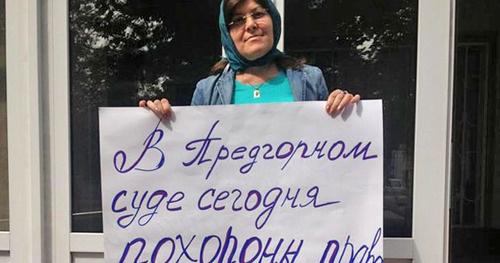 Член Совета по развитию институтов гражданского общества и правам человека при главе Чечни Хеда Саратова. Ставропольский край, 9 сентября 2014 г. Фото предоставлено родственниками подсудимого Член Совета по развитию институтов гражданского общества и правам человека при главе Чечни Хеда Саратова. Ставропольский край, 9 сентября 2014 г. Фото предоставлено родственниками подсудимого