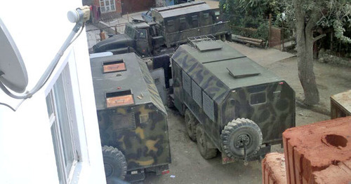 Военные машины в поселке Временный Унцукульского района. 24 сентября 2014 г. Фото предоставлено жителями поселка Временный Военные машины в поселке Временный Унцукульского района. 24 сентября 2014 г. Фото предоставлено жителями поселка Временный
